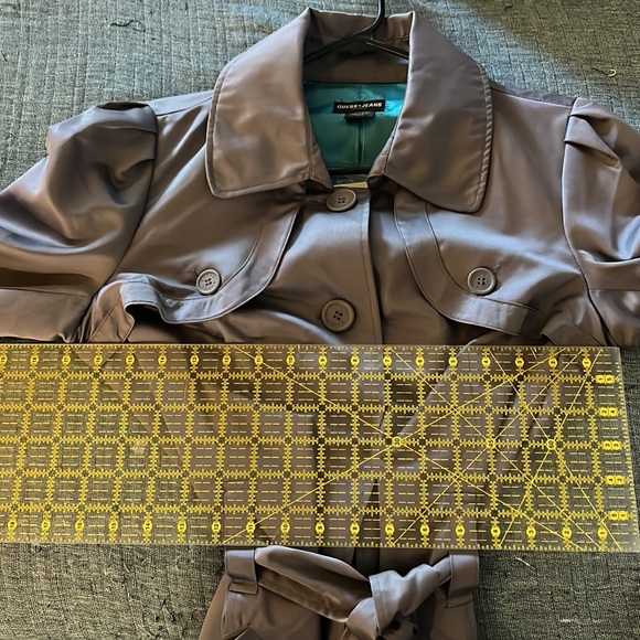 Guess Trench Coat (NWT) - Picture 4 of 4